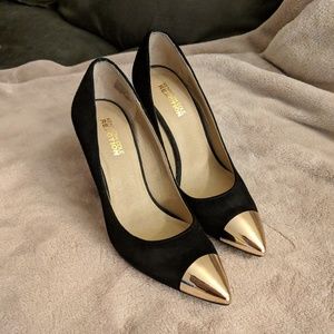 Kenneth Cole Reaction Gold Toe Black Pumps (6)